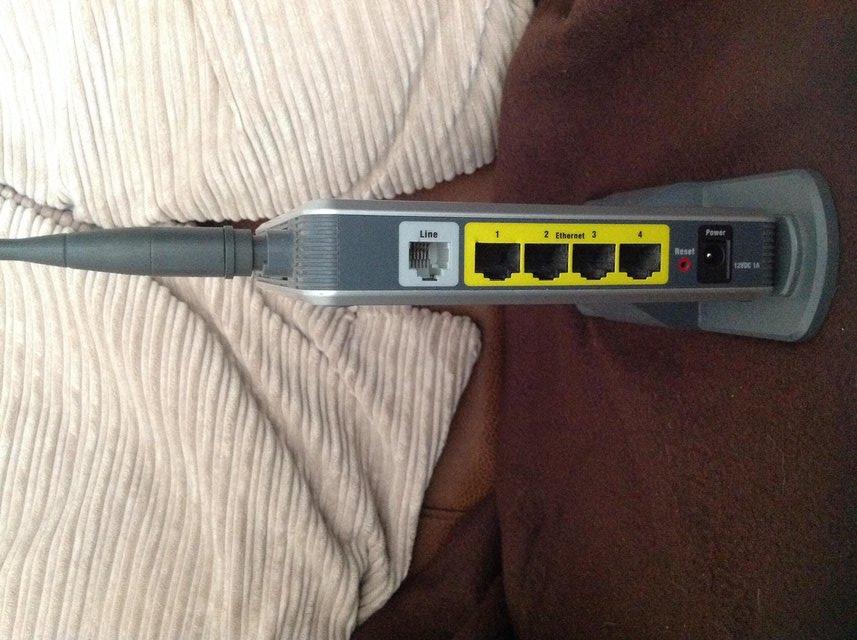 Image 3 of Linksy Broadband Router