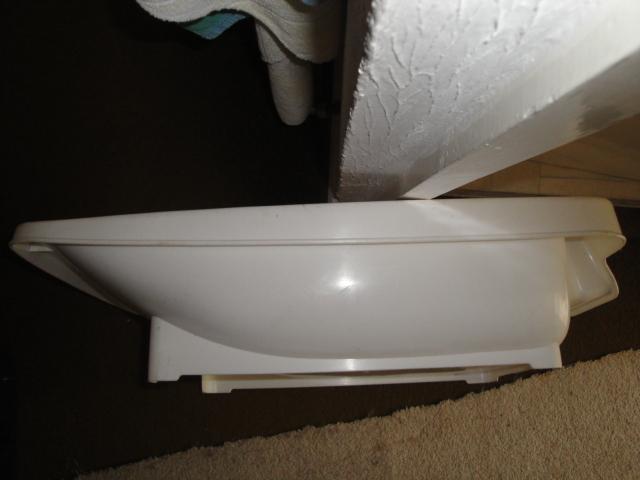 Image 2 of White plastic baby bath. Used but in good usable state