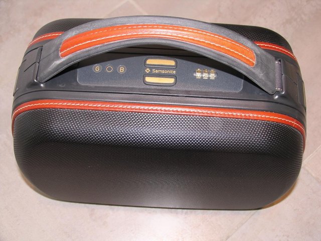 Preview of the first image of Samsonite Handy Beauty Case.