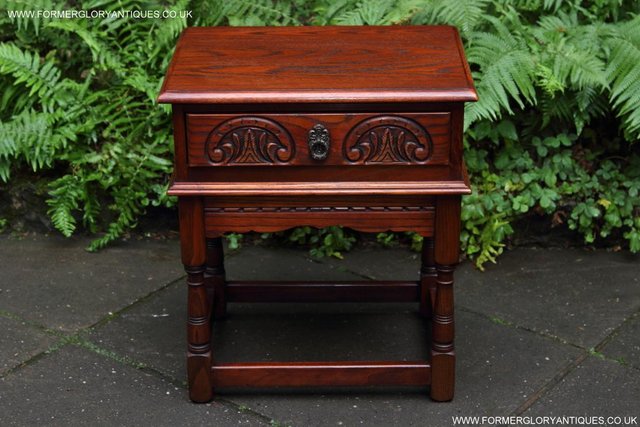 Preview of the first image of OLD CHARM TUDOR OAK COFFEE LAMP PHONE TEA HALL BEDSIDE TABLE.