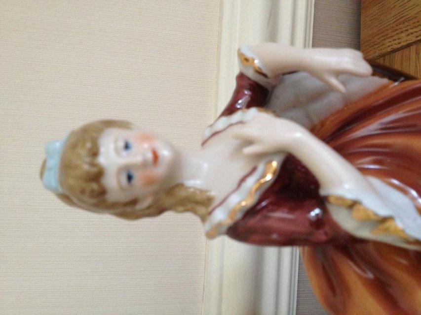 Image 2 of Ornamental figurine