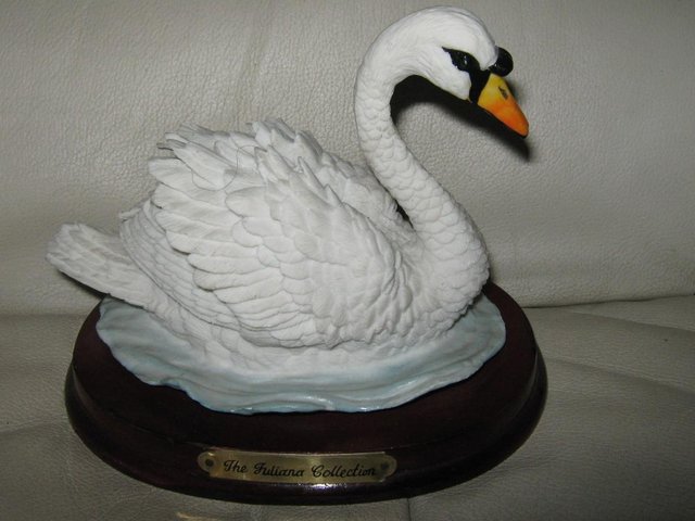 Preview of the first image of JULIANO SWIMMING SWAN  ORNAMENT.