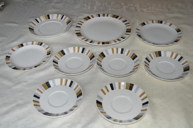 Image 2 of Midwinter Queensberry, 13pcs & 'as new' Veg Dish