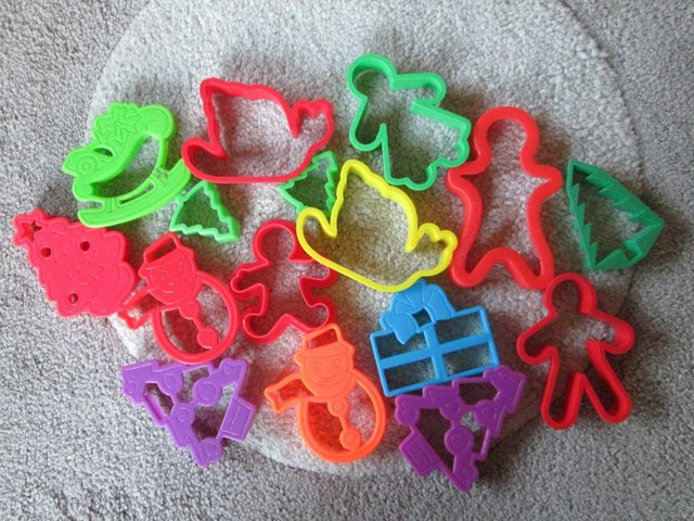 Preview of the first image of Playdoh shapes (P&P Incl).