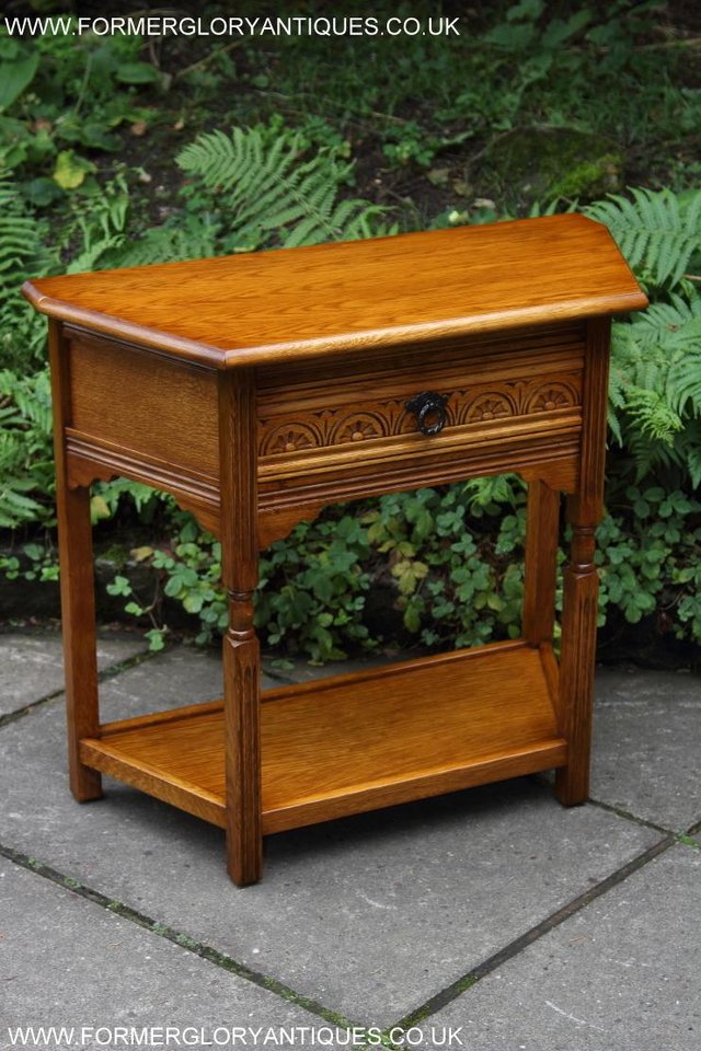 Image 34 of AN OLDE COURT CHARM JAYCEE OAK HALL CANTED COFFEE LAMP TABLE