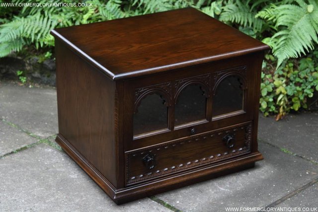Image 5 of AN OLDE COURT CHARM OAK TV HI FI DVD CD STAND CABINET TABLE