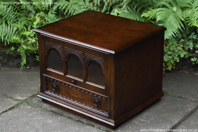 Image 6 of AN OLDE COURT CHARM OAK TV HI FI DVD CD STAND CABINET TABLE