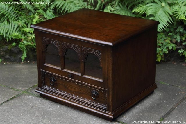 Image 18 of AN OLDE COURT CHARM OAK TV HI FI DVD CD STAND CABINET TABLE