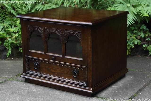 Image 19 of AN OLDE COURT CHARM OAK TV HI FI DVD CD STAND CABINET TABLE