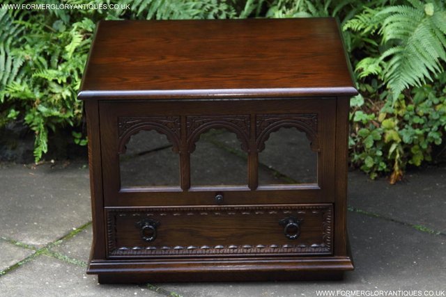 Image 29 of AN OLDE COURT CHARM OAK TV HI FI DVD CD STAND CABINET TABLE