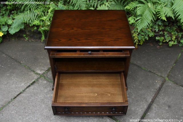 Image 41 of AN OLDE COURT CHARM OAK TV HI FI DVD CD STAND CABINET TABLE