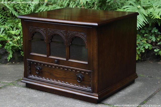 Image 45 of AN OLDE COURT CHARM OAK TV HI FI DVD CD STAND CABINET TABLE