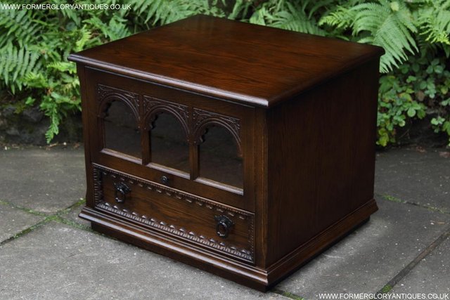 Image 47 of AN OLDE COURT CHARM OAK TV HI FI DVD CD STAND CABINET TABLE