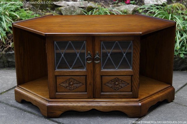 Preview of the first image of ANDRENA OLD CHARM LIGHT OAK DVD CD TV STAND TABLE CABINET.