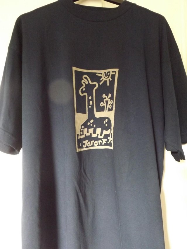 Preview of the first image of Jararf T shirt XL.