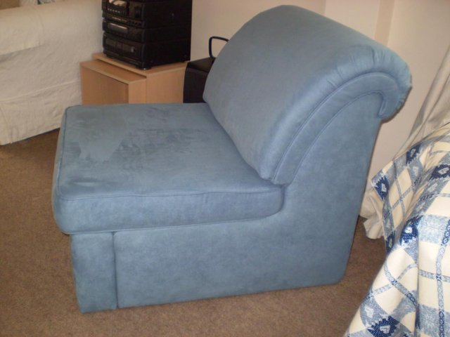 Image 2 of PULL-OUT SINGLE BED - BLUE VELOUR