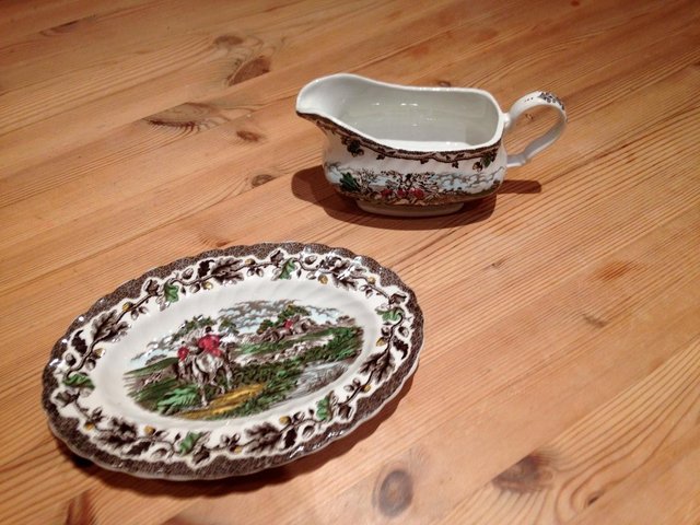 Image 2 of Vintage gravy boat and saucer