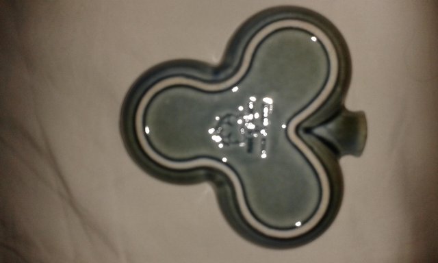 Preview of the first image of shamrock ashtray.