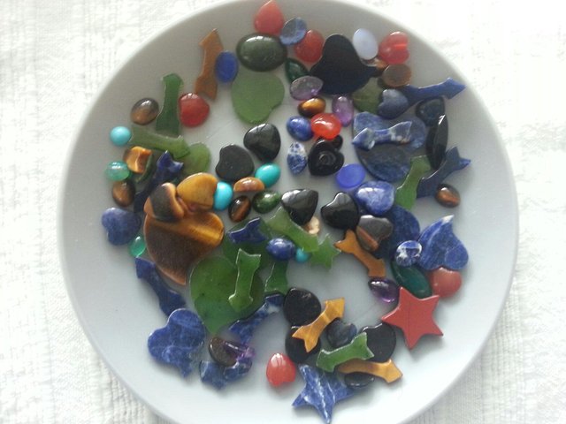 Preview of the first image of semi-precious cabochon stones.