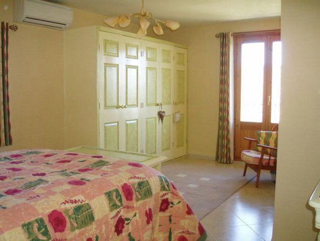 Image 10 of FURNISHED VILLA READY TO MOVE IN.ALSO HAS A TOURIST LICENCE.