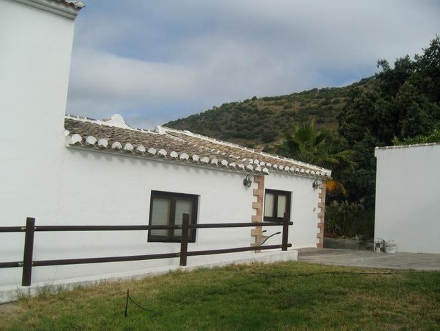 Image 33 of FURNISHED VILLA READY TO MOVE IN.ALSO HAS A TOURIST LICENCE.