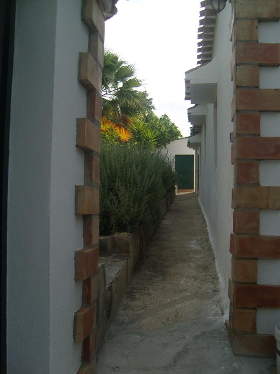 Image 35 of FURNISHED VILLA READY TO MOVE IN.ALSO HAS A TOURIST LICENCE.