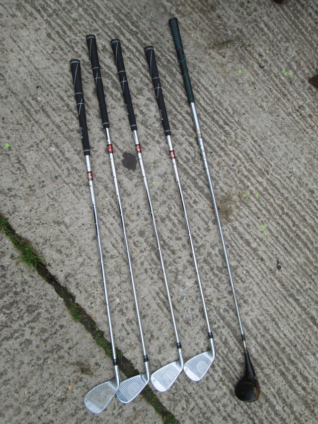Preview of the first image of Golf clubs.