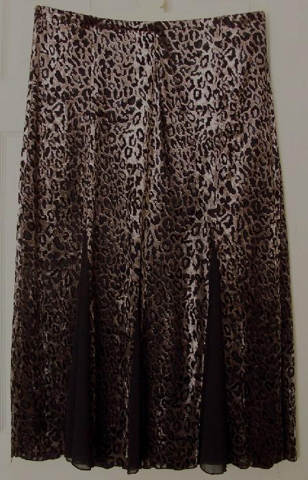 Preview of the first image of Ladies Animal Print Skirt By Marks & Spencer - SZ 16  B6.