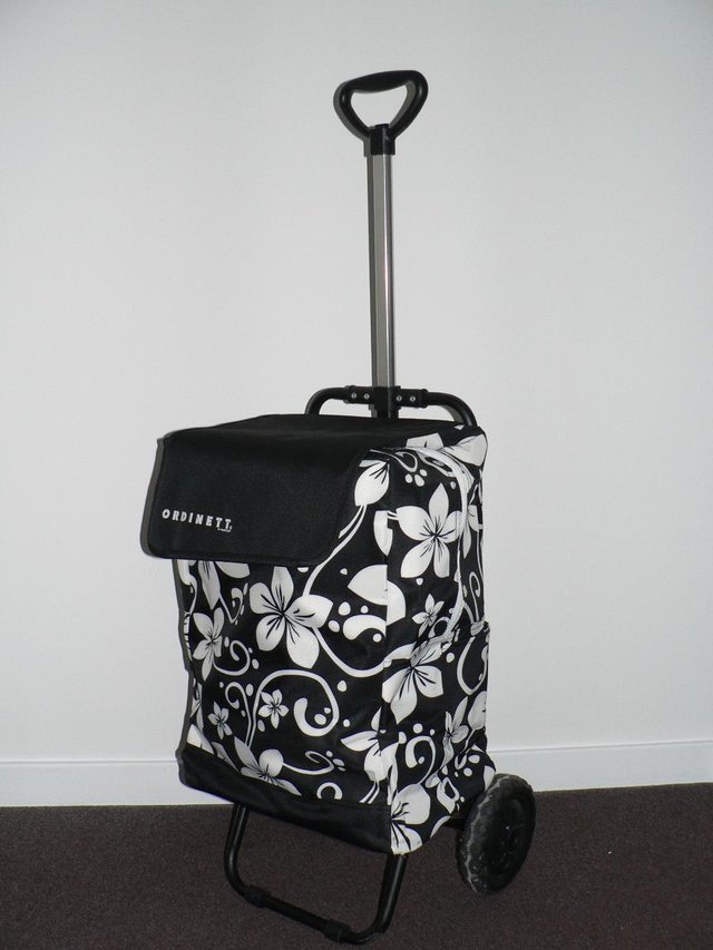Image 2 of Shopping bag on wheels