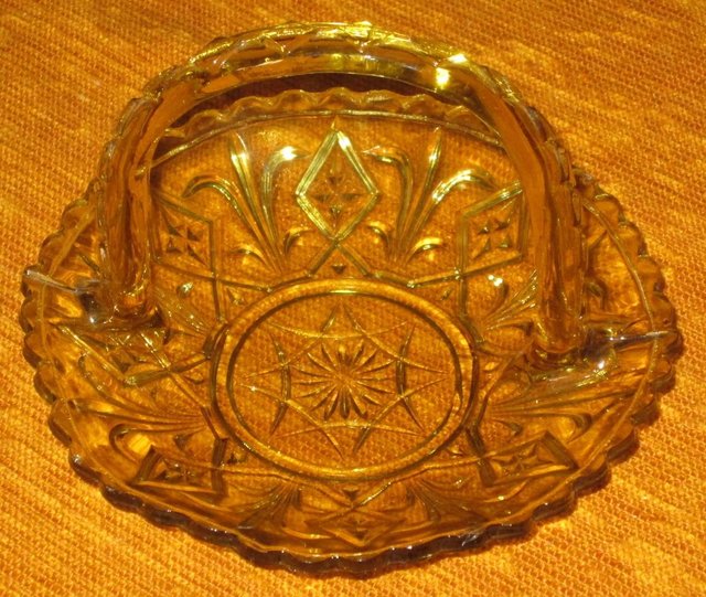 Preview of the first image of Vintage, glass cake/sandwich plate with handle.