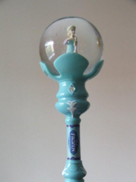 Preview of the first image of Frozen Elsa musical snow wand.