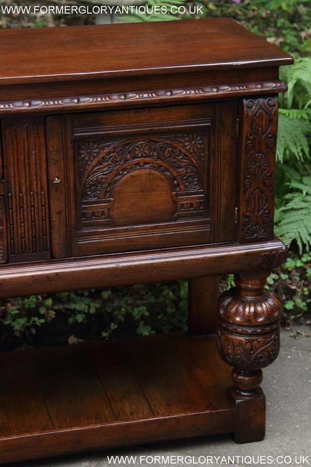 Image 47 of TITCHMARSH AND GOODWIN OAK DRESSER BASE SIDEBOARD HALL TABLE