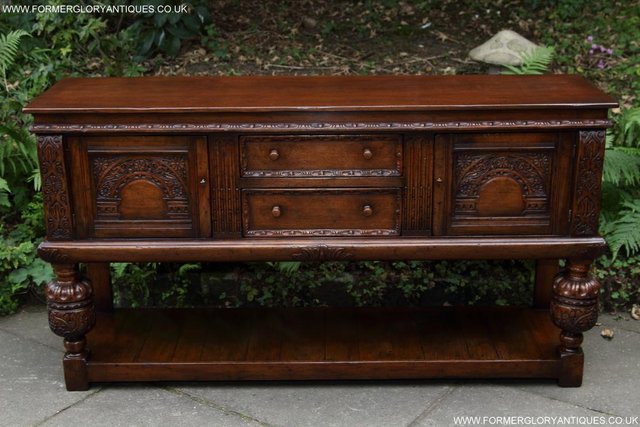 Image 50 of TITCHMARSH AND GOODWIN OAK DRESSER BASE SIDEBOARD HALL TABLE