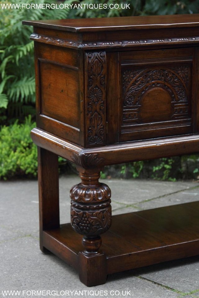 Image 53 of TITCHMARSH AND GOODWIN OAK DRESSER BASE SIDEBOARD HALL TABLE