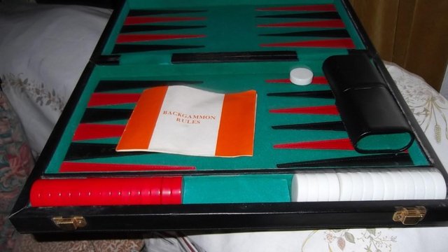 Image 2 of Backgammon game in carry case BRAND NEW