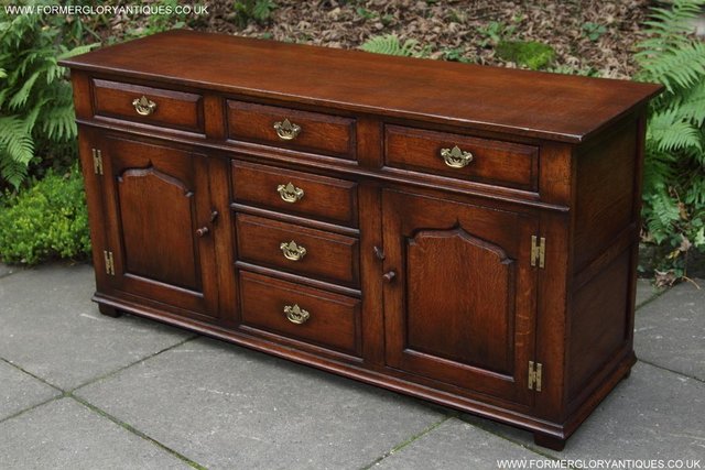Image 3 of TITCHMARSH AND GOODWIN OAK DRESSER BASE SIDEBOARD HALL TABLE