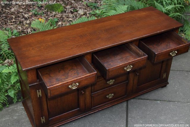 Image 5 of TITCHMARSH AND GOODWIN OAK DRESSER BASE SIDEBOARD HALL TABLE