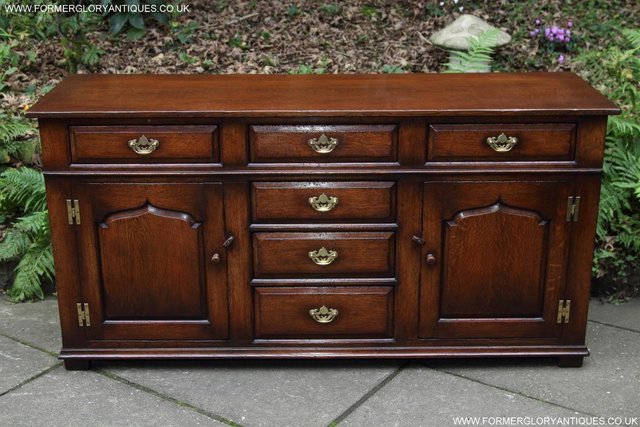 Image 10 of TITCHMARSH AND GOODWIN OAK DRESSER BASE SIDEBOARD HALL TABLE