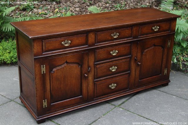 Image 13 of TITCHMARSH AND GOODWIN OAK DRESSER BASE SIDEBOARD HALL TABLE