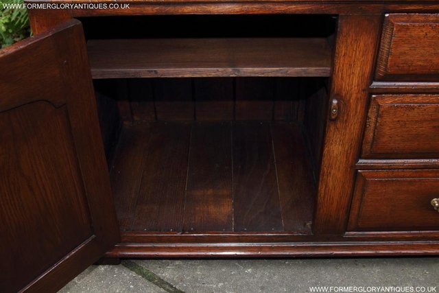 Image 22 of TITCHMARSH AND GOODWIN OAK DRESSER BASE SIDEBOARD HALL TABLE