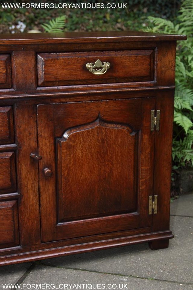 Image 33 of TITCHMARSH AND GOODWIN OAK DRESSER BASE SIDEBOARD HALL TABLE