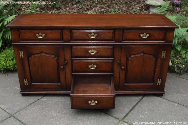 Image 55 of TITCHMARSH AND GOODWIN OAK DRESSER BASE SIDEBOARD HALL TABLE