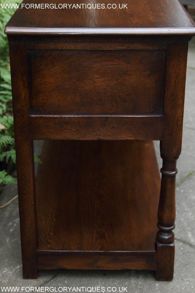 Image 2 of A TITCHMARSH GOODWIN STYLE OAK DRESSER BASE SIDEBOARD TABLE