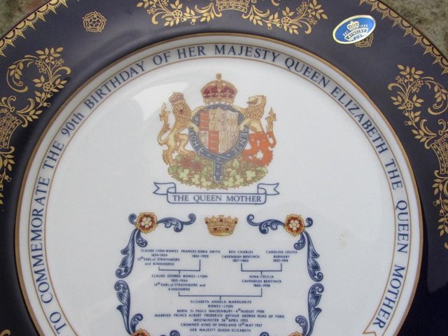 Image 3 of Aynsley Commemorative Plate Queen Mother 90th Birthday 1990