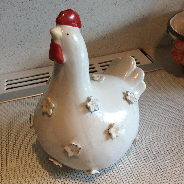 Preview of the first image of Fat white porceline hen.