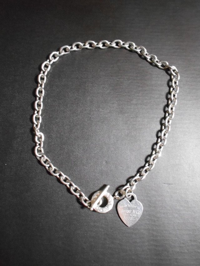 Preview of the first image of RETURN TO TIFFANY HEART TAG TOGGLE NECKLACE.