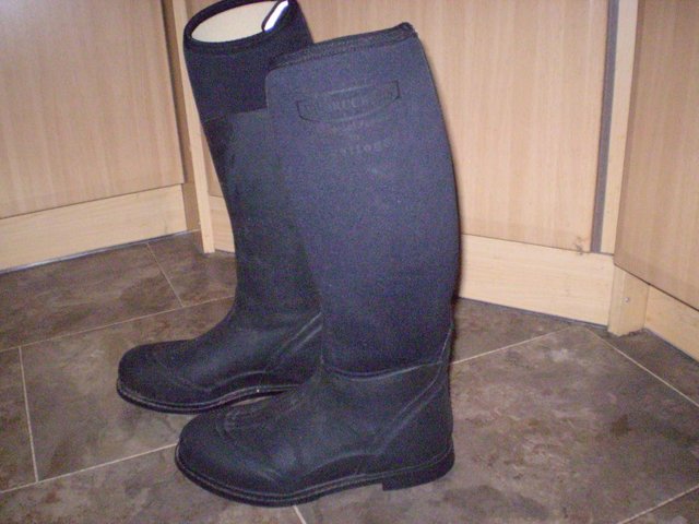 Preview of the first image of MUDRUCKERS BY JUSTTOGGS BOOTS. SIZE 6.