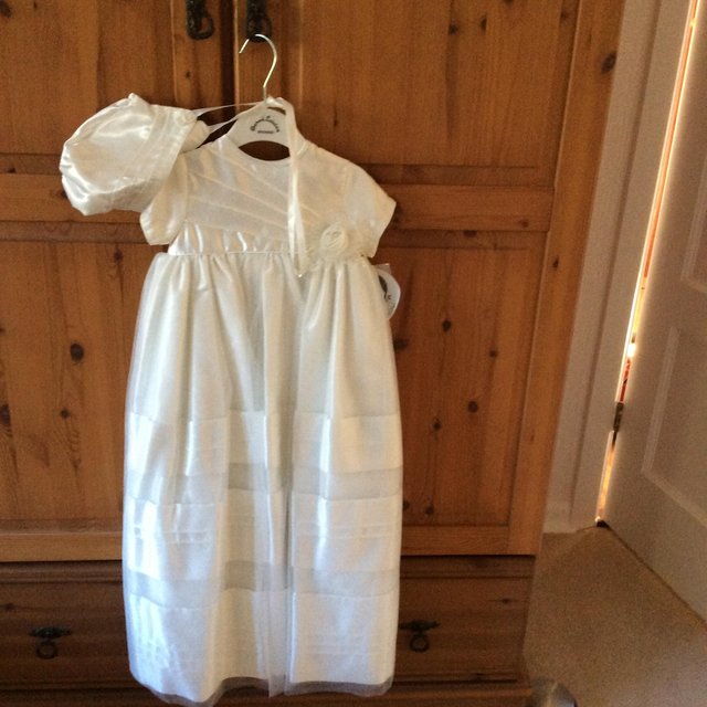 Image 3 of Stunning brand new Sarah Louise Christening Gown & Bonnet