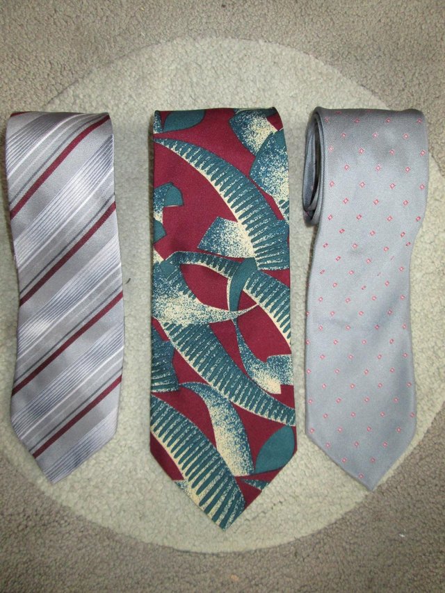 Image 2 of 3 assorted Vintage neck ties (Incl P&P)