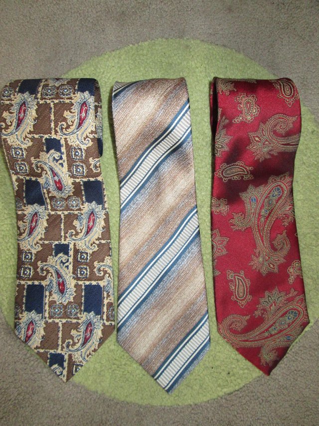 Image 3 of 3 assorted Vintage neck ties (Incl P&P)
